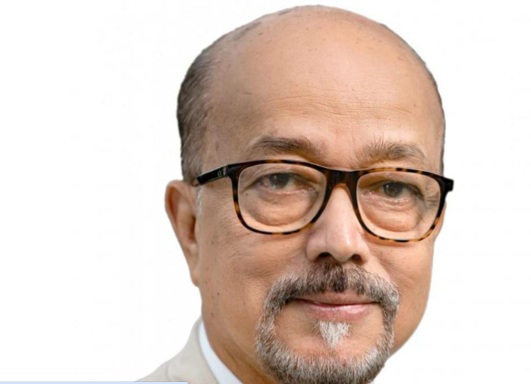 राज्यपाल  डेका से केन्द्रीय मंत्री श्री साहू ने की सौजन्य भेंट