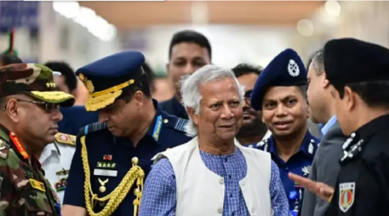 यूनुस के काबू में नहीं बांग्लादेशी फौज, जजों के पोग्राम किए रद्द, सैन्य ट्रेनिंग रोकने की हिम्मत नहीं